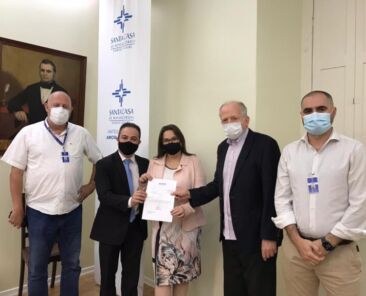 05.01.2021-–-Entrega-de-emenda-em-parceria-com-Deputado-Sabino-para-o-Hospital-da-Santa-Casa-768x576