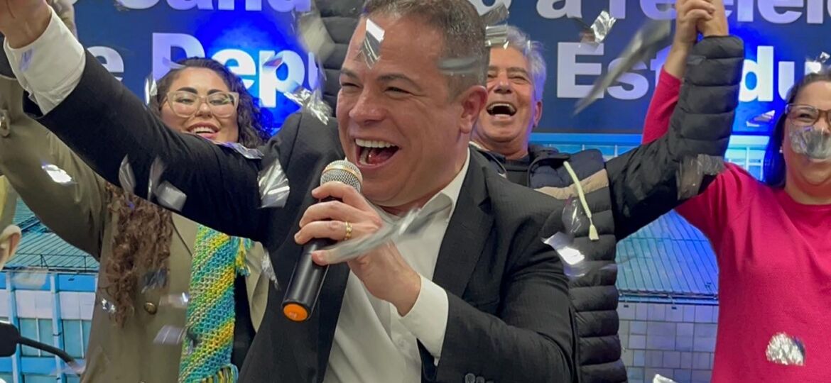 5254DB72-3732-4219-89D2-3E6966A542A0