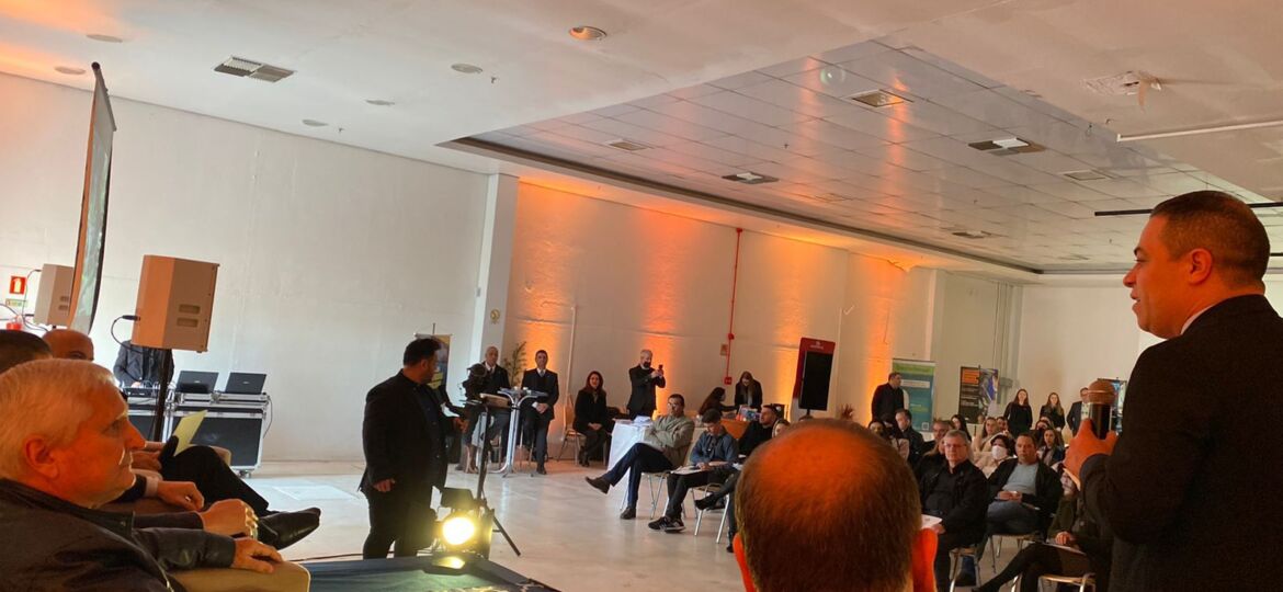 63ECB6C4-9989-4B0F-A5C1-6AAF5D9D7367