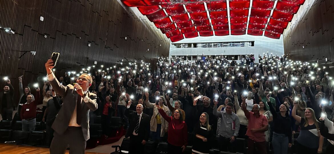 01700AF2-E4B0-4838-8896-F75D87C1BC9D